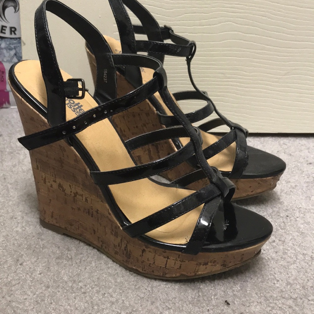 4 inch sandal wedges, tan and black